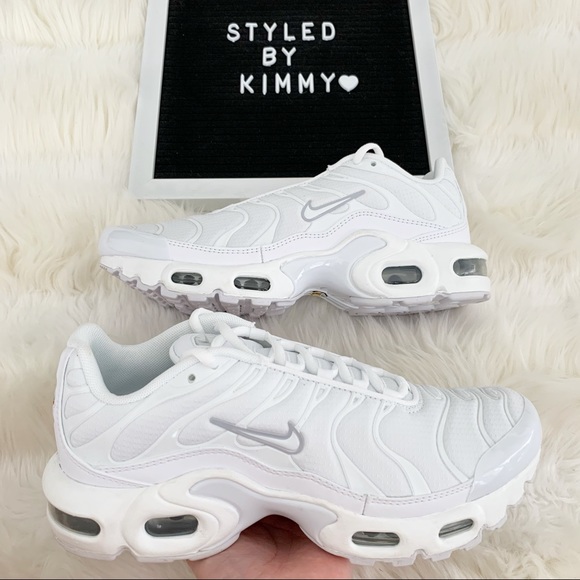 NIKE AIR MAX PLUS White Sneakers Shoes new - Picture 2 of 7